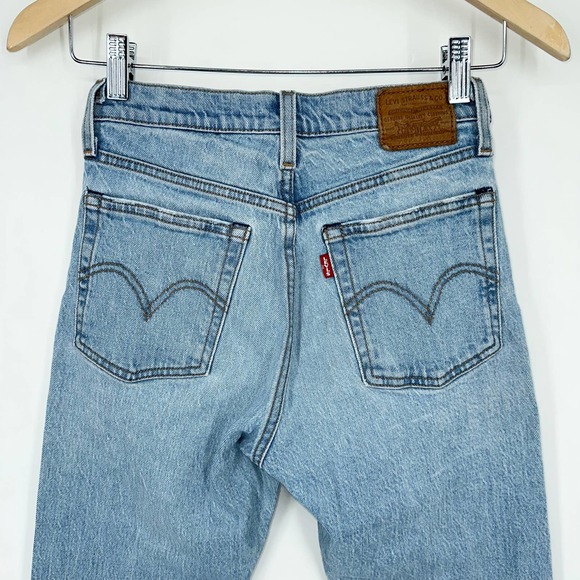 Levi’s Wedgie Icon Ankle Jeans High Rise Button Fly in Bright Side Light Wash - Picture 9 of 12